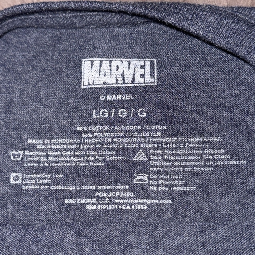 Marvel blue gray red white mens t-shirt shortsleeve DisneyLand DisneyWorld Large - Picture 3 of 5